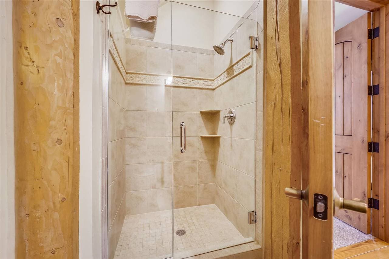 Goldenview Lodge - Image 29