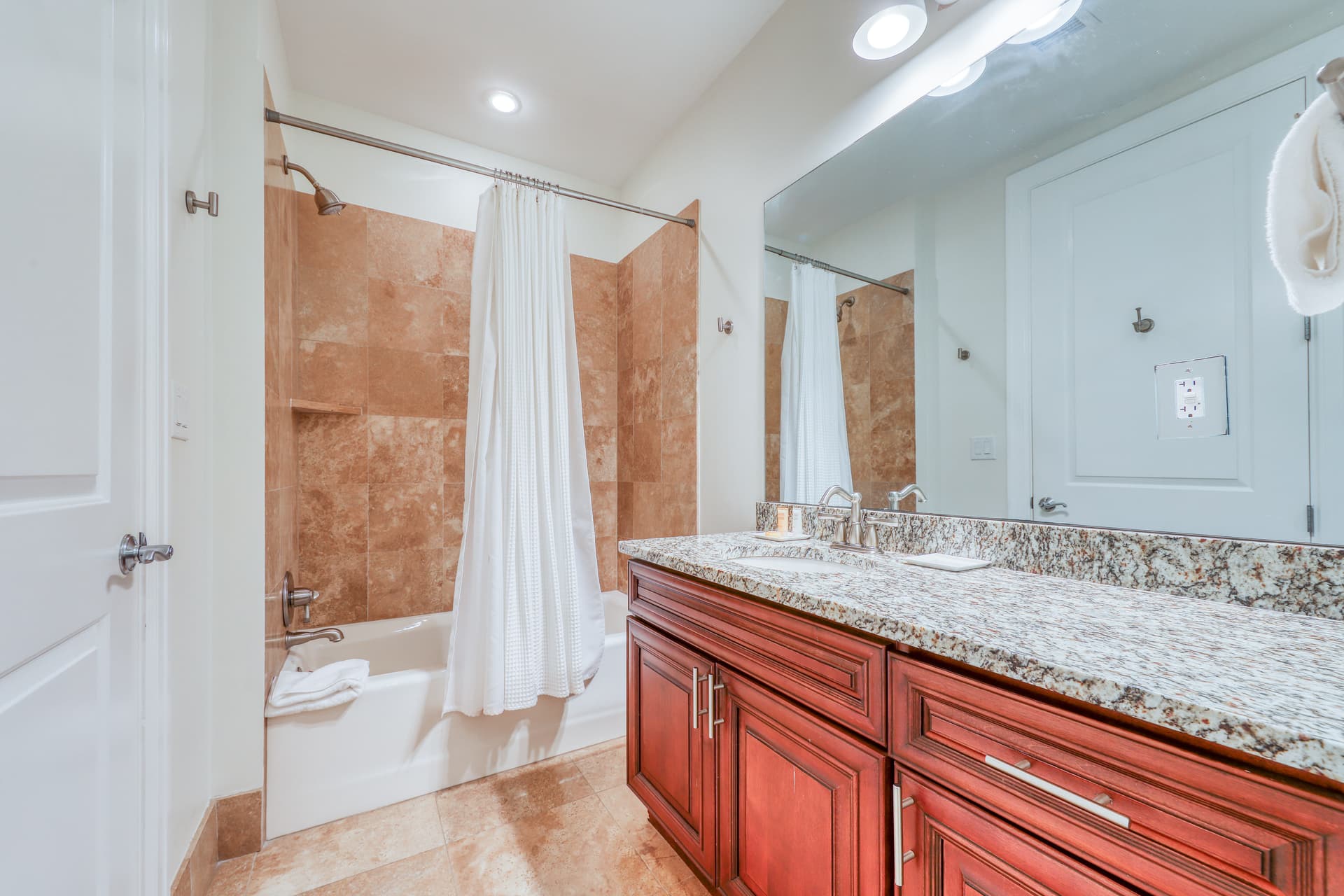 Sanctuary by the Sea 2122 Home - Image 16