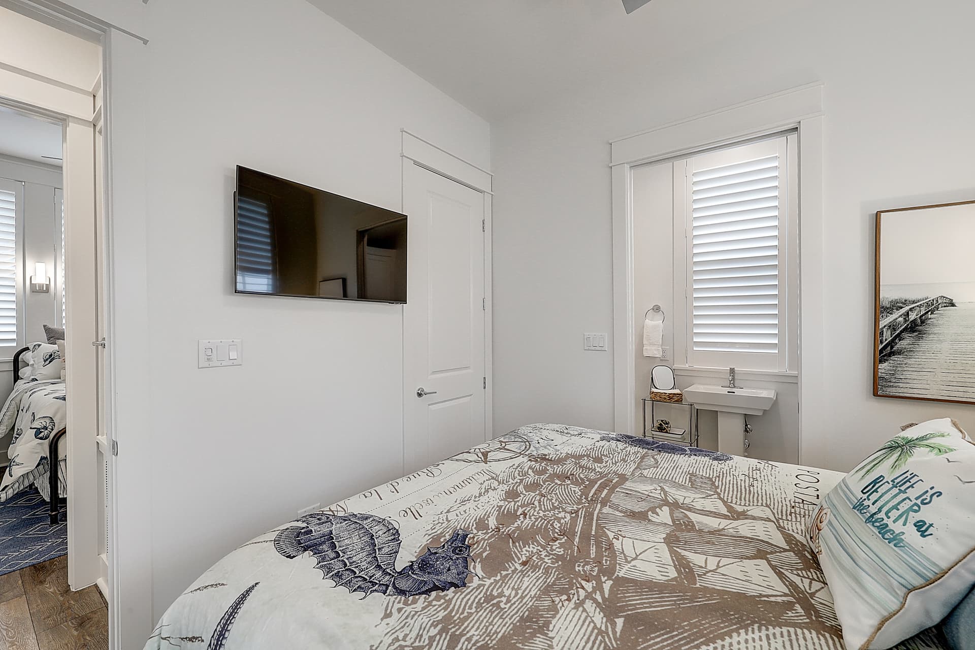 Barefoot Bungalow Home - Image 2