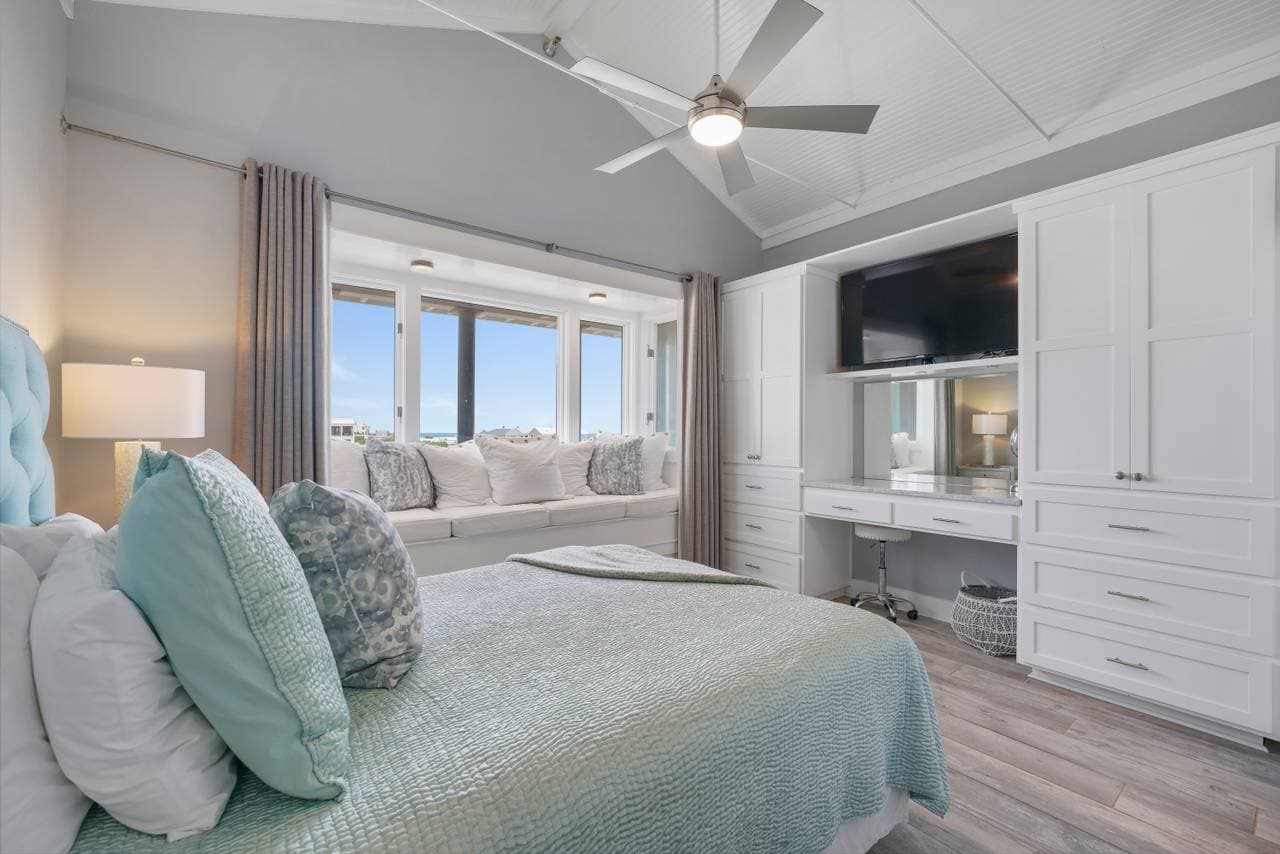 Above The Crowd Home - Image 15