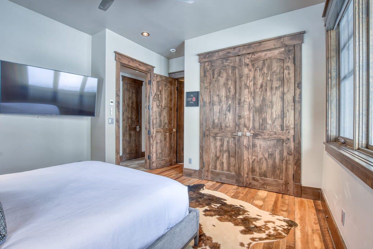 Gondola Ridge Haven - Image 33