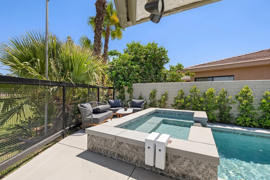 Edgy House - Image 20