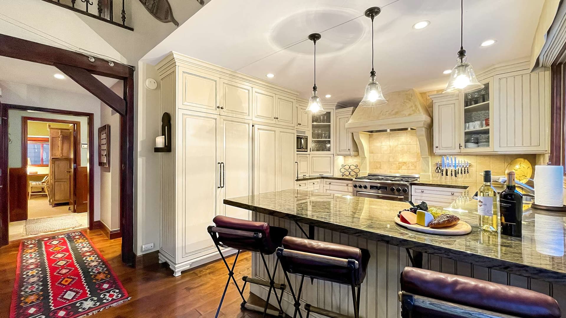 Whispering Waters Chalet - Image 4