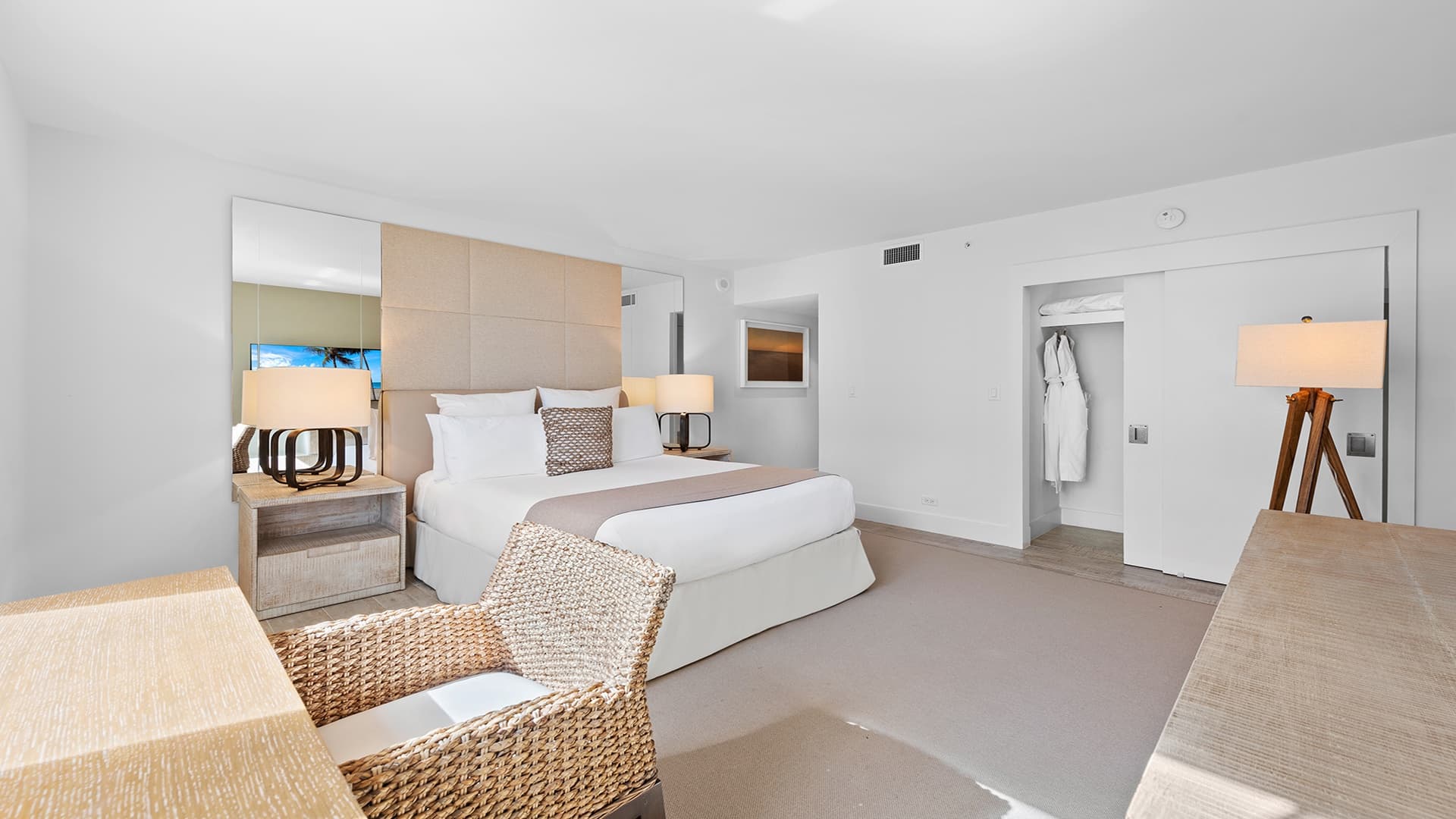 1 Hotel & Homes Residence #904 - Image 38