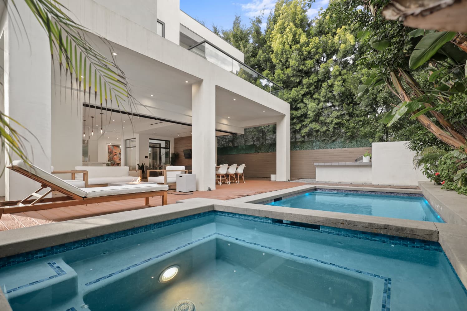 Crescent Heights - Image 31