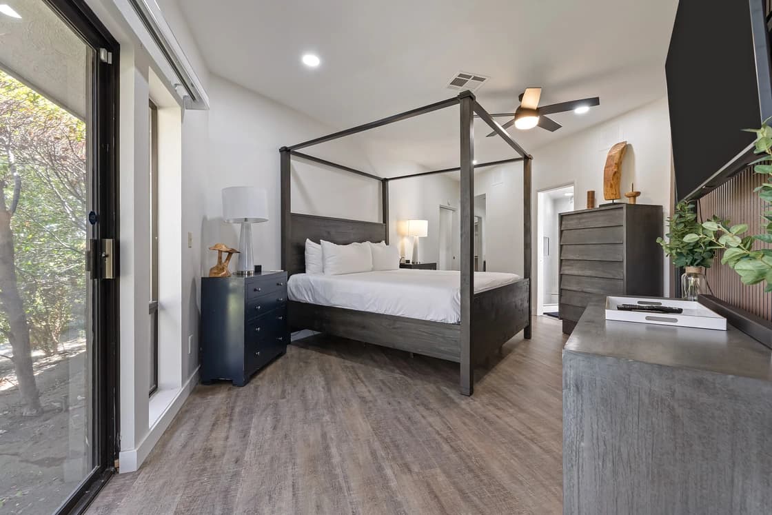 Edgy House - Image 9