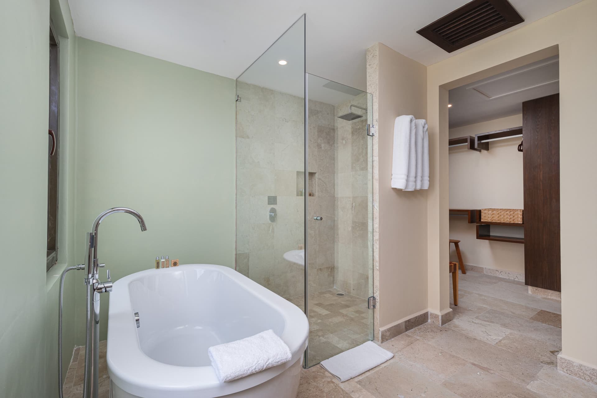 La Serenata #3 - Image 42