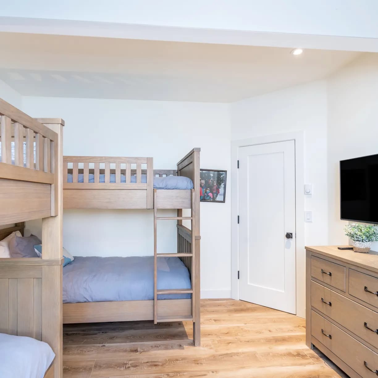 Manitou Riverhouse #115 - Image 10