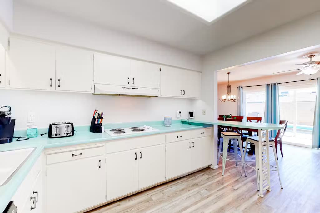 Charming Retro Gem - Image 9