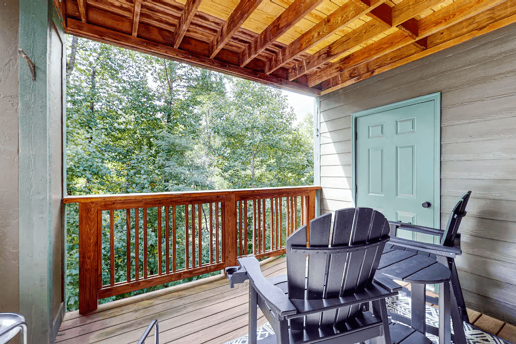 Still Lake Getaway - Image 13