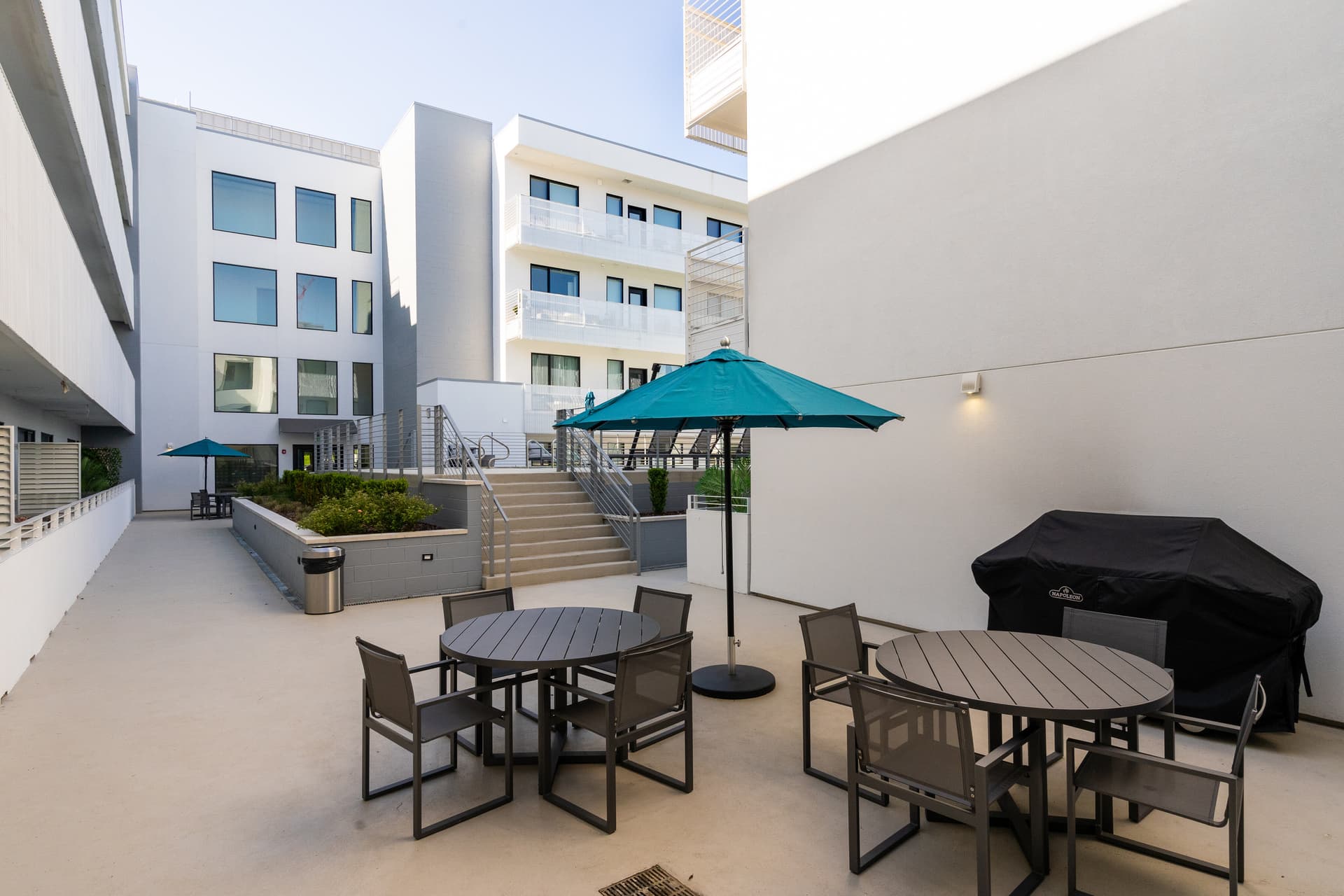 Red Illume Home - Image 18