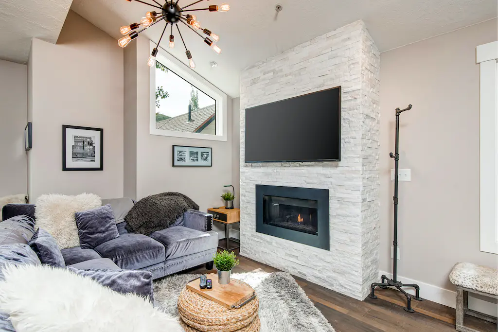 Alpine Retreat Home - Image 2