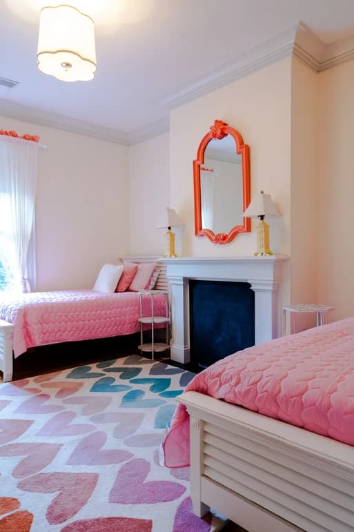 Downtown Victorian - Image 19