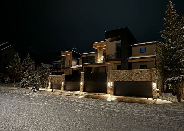 Ina's Way Townhome Unit B - Image 33