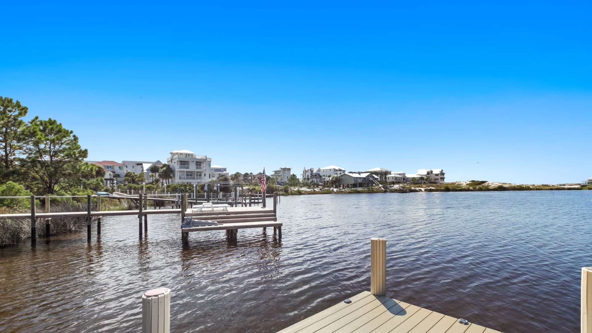 Lakeview Drive - Image 18