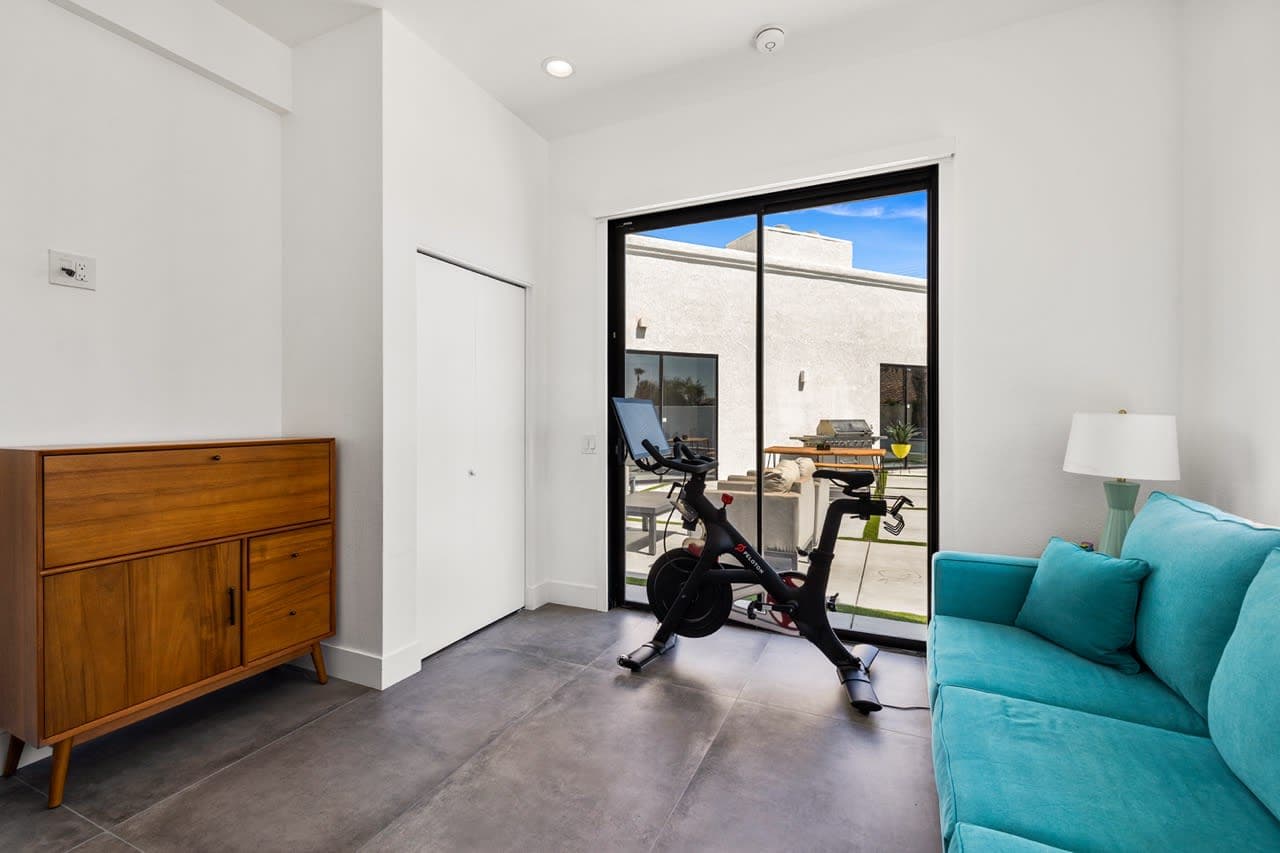 Palm Lighthouse - Image 15