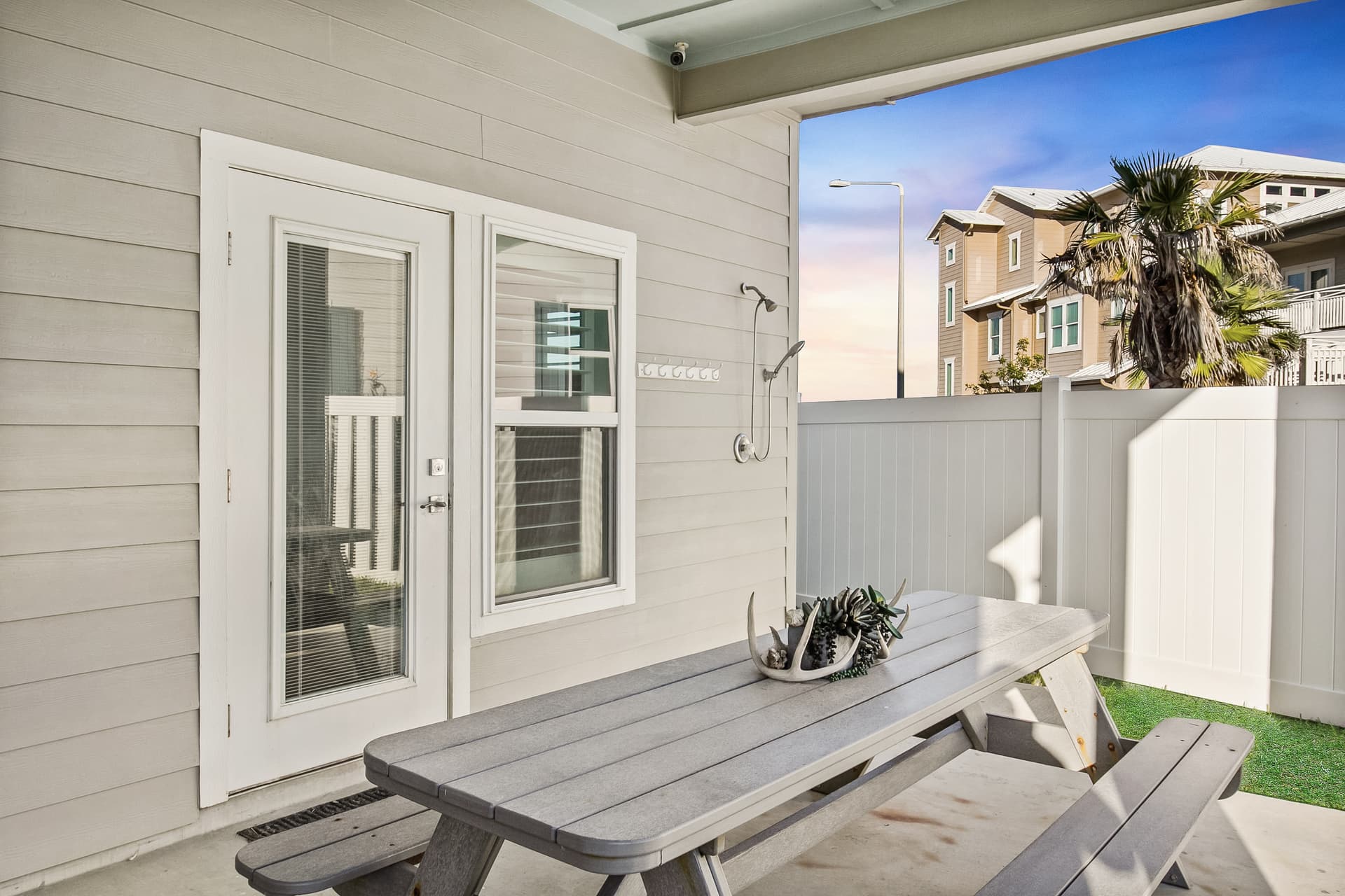 Salty Kisses - Image 24