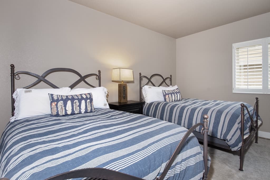 Sunset Summit Townhome - Image 27