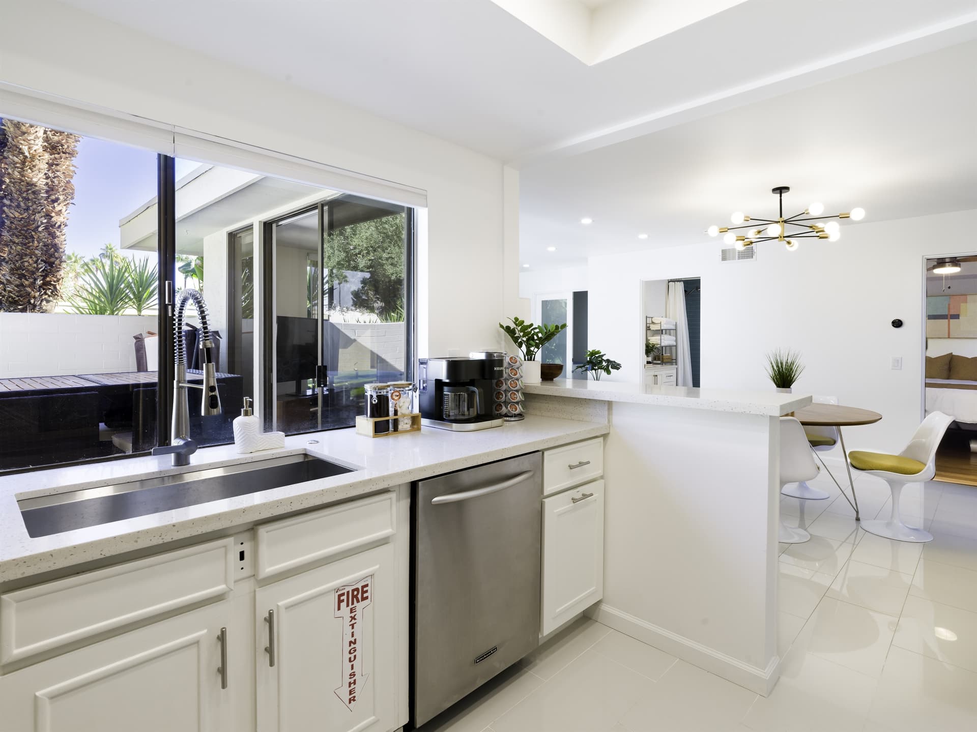 Bamboo Bungalow - Image 11