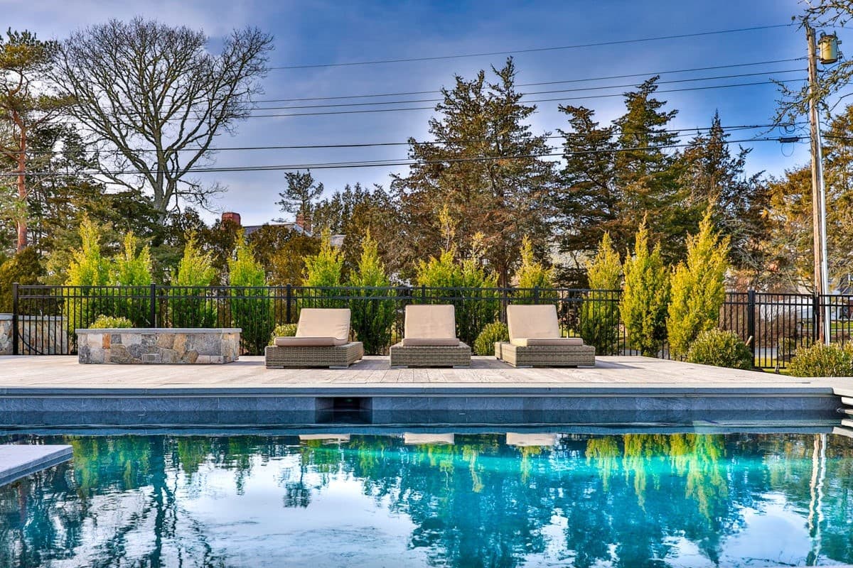 Strong Island Manse - Image 4