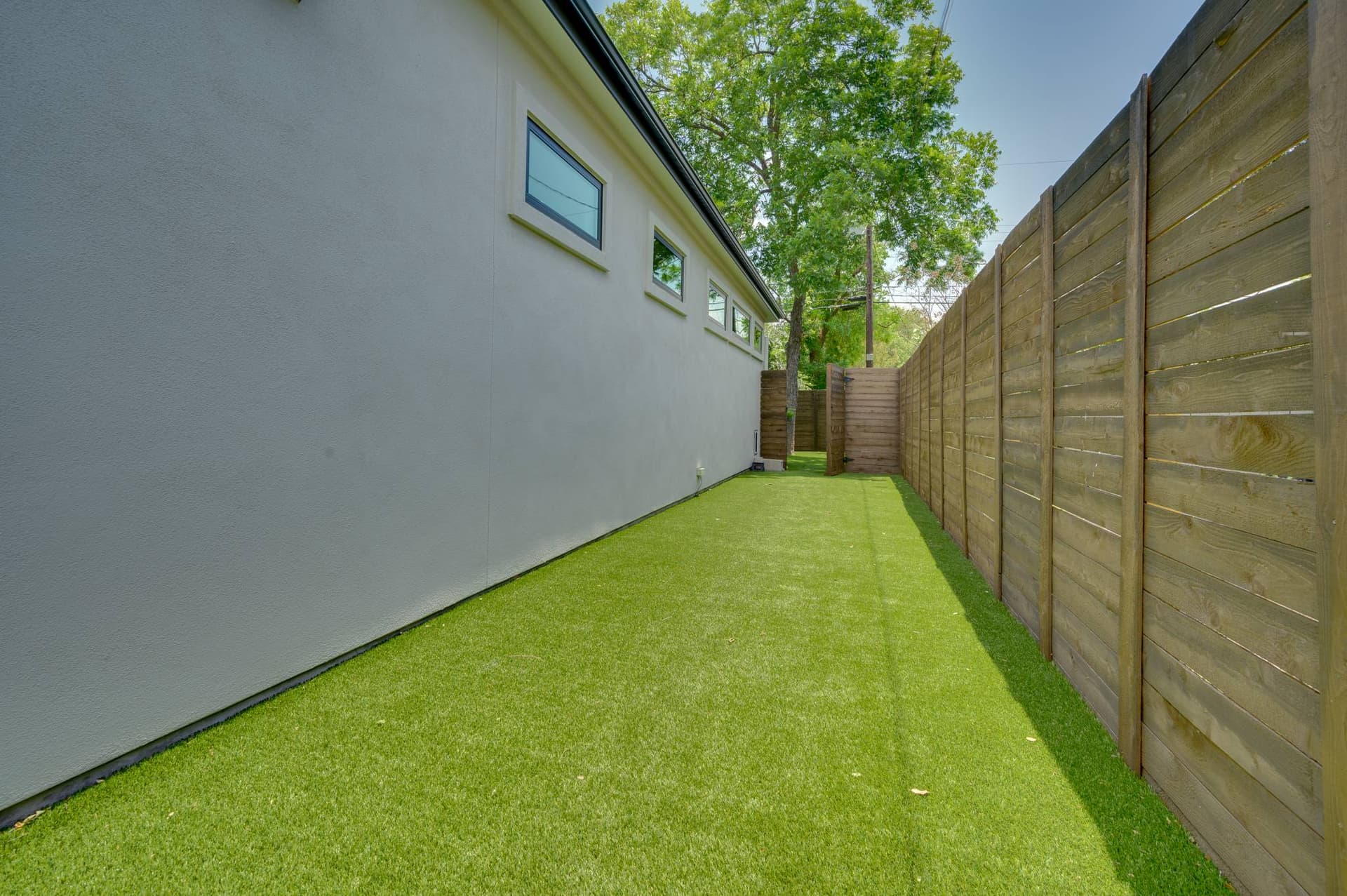 Austin Bella - Image 10