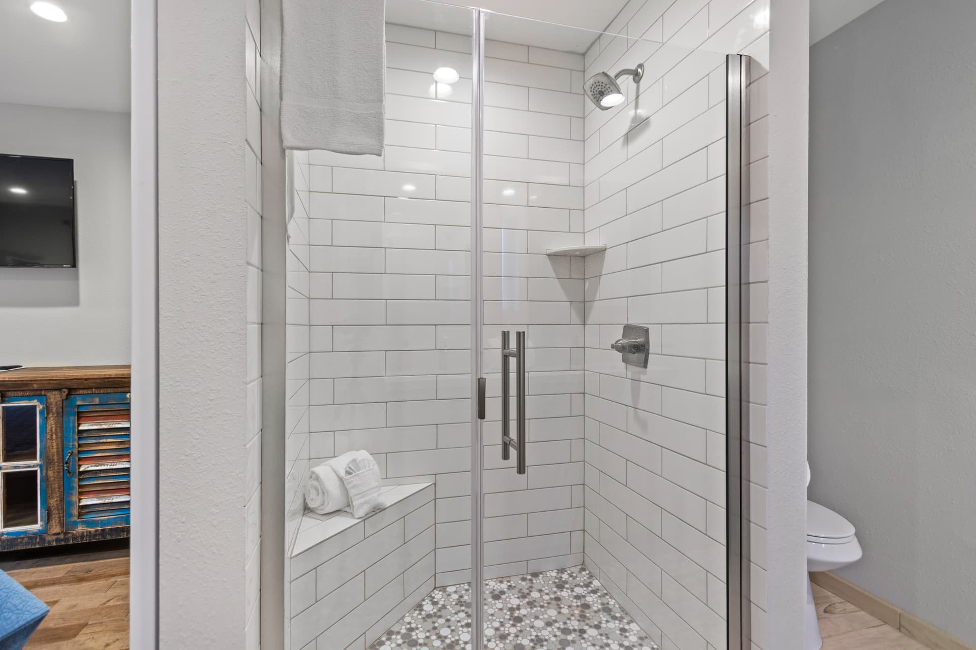 Cottage On The Corner - Image 15