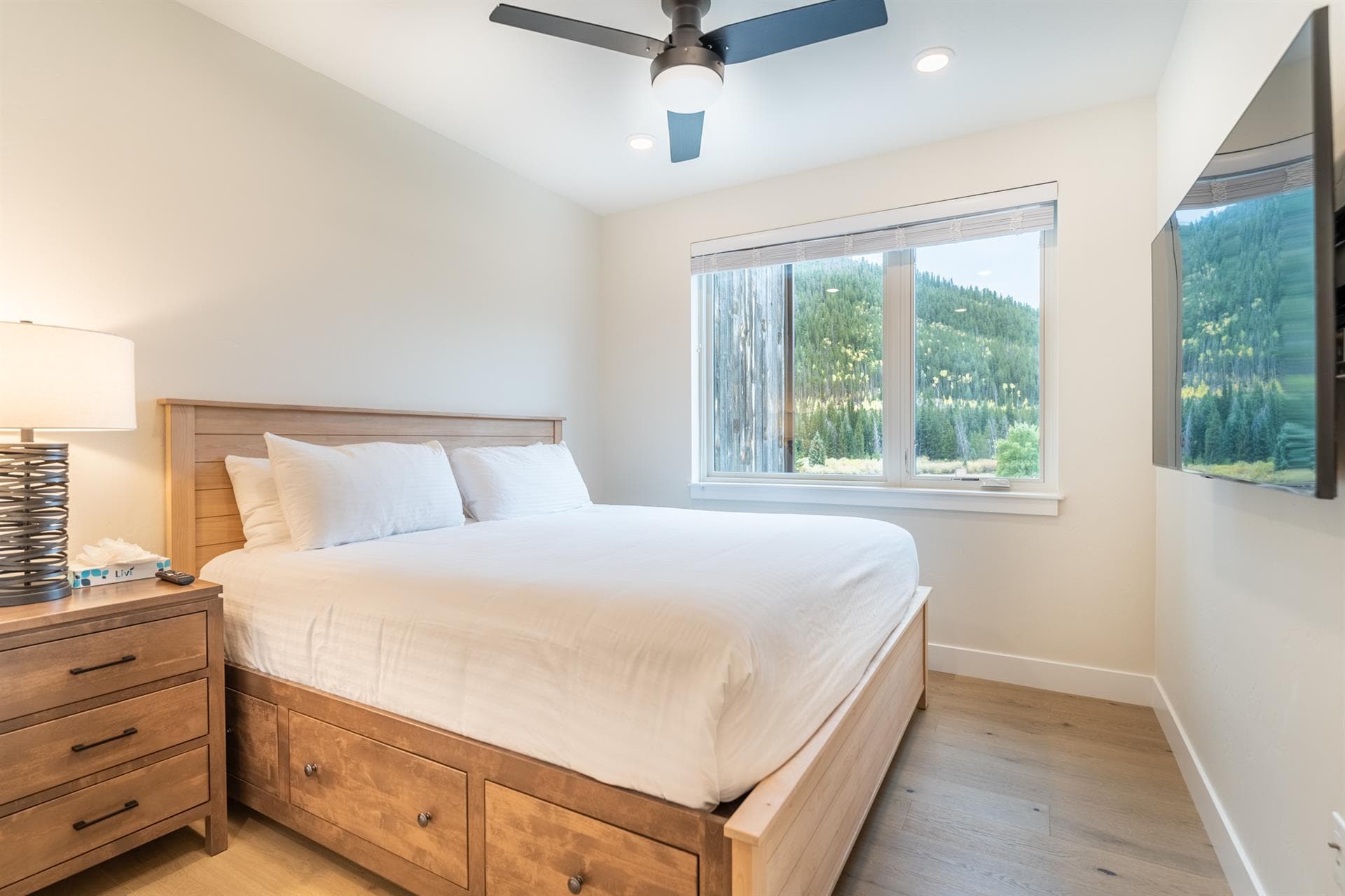 Mountain Mirage Escape - Image 17