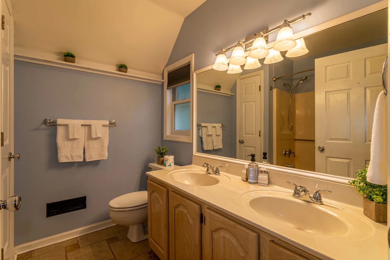 Sky High Chalet - Image 20