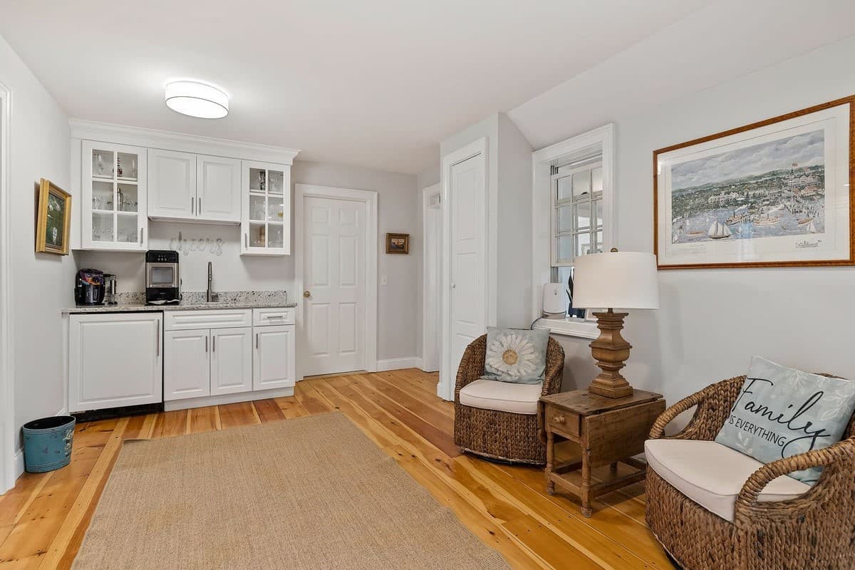 Brewster Barefoot Bliss - Image 9