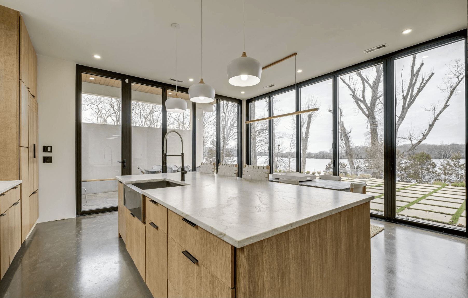 Nashville Lakeside Modern - Image 39