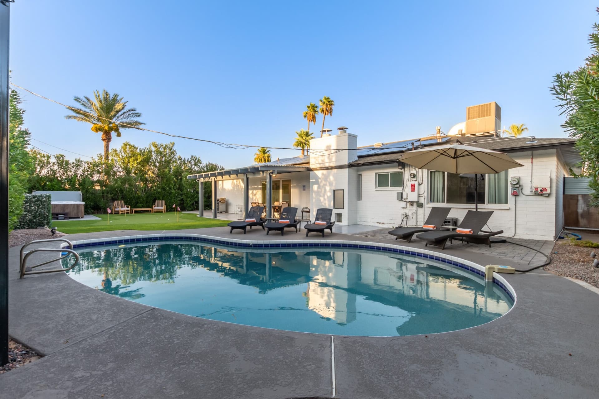 Ochenta Modern Poolhouse - Image 44