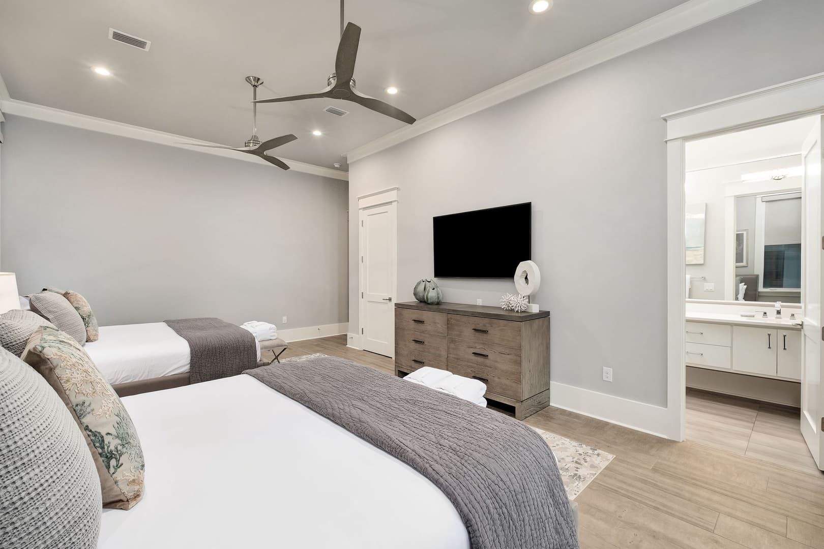 Seaside Serenity - Image 32