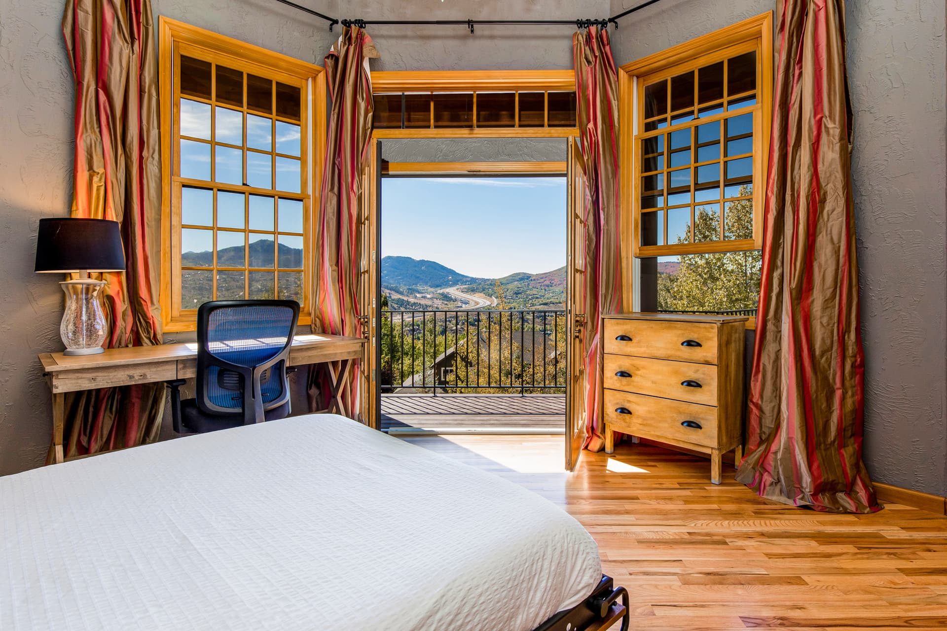 Mountain Hillside Manor - Image 8