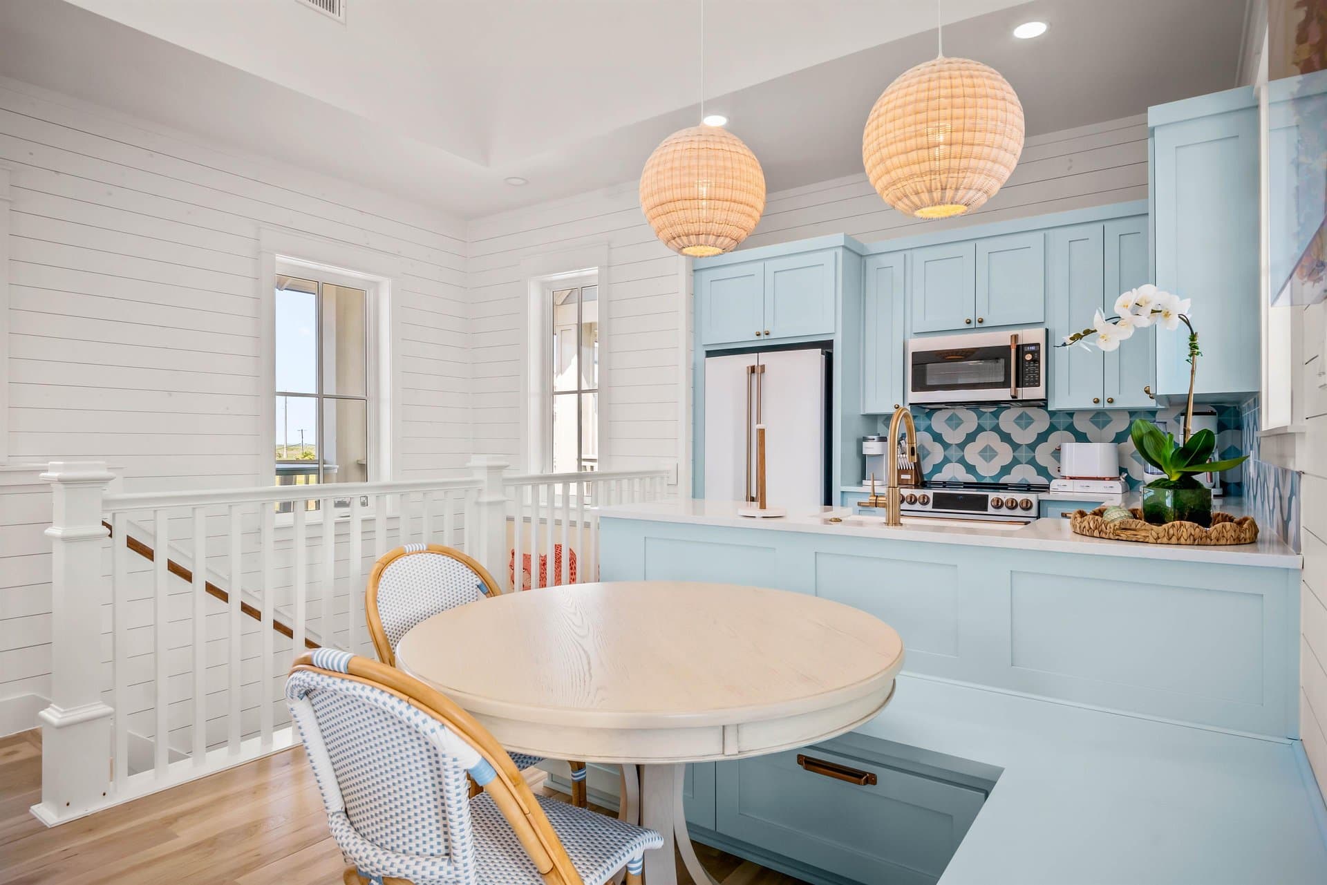 Let's "Glow" Girls - Image 4