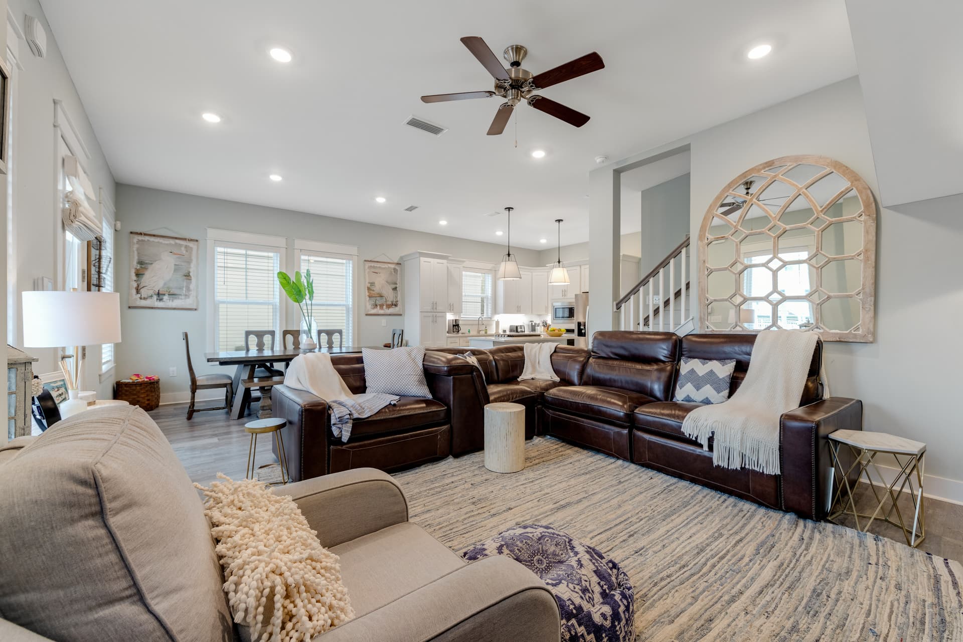 Porches N' Paradise House - Image 5