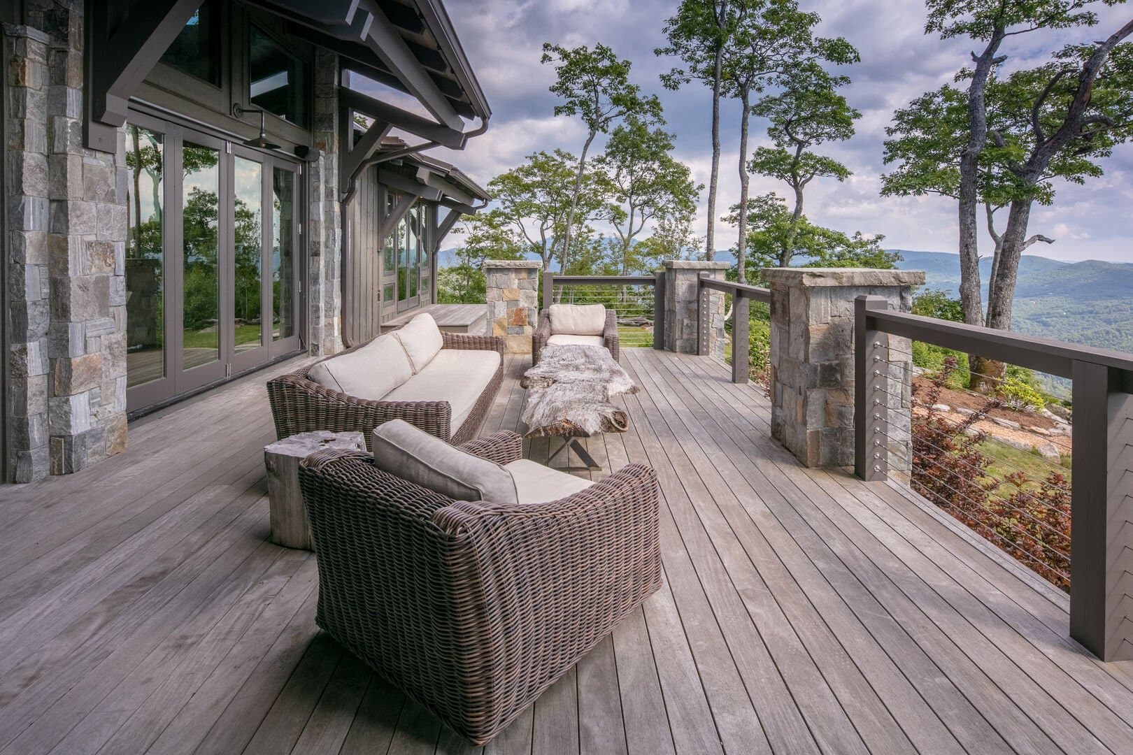 Outside Inn Place - Image 38