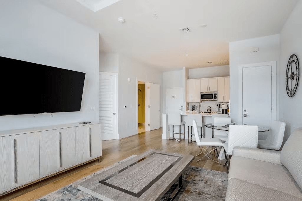 Heart of Naples - Image 6