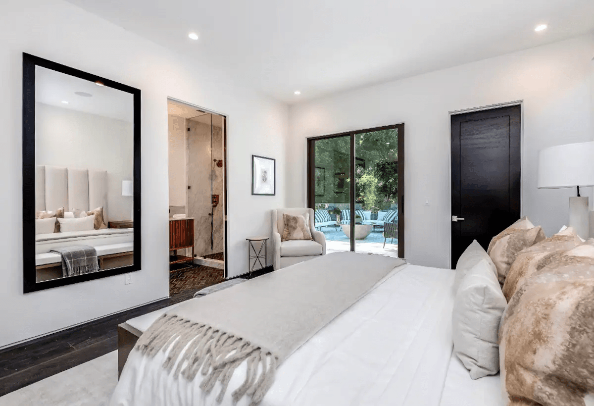 Hollywood Regency Villa - Image 16