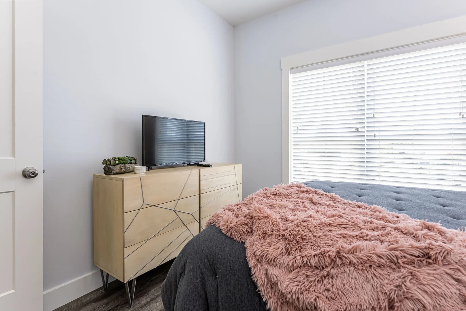 Birds Nest Home - Image 24