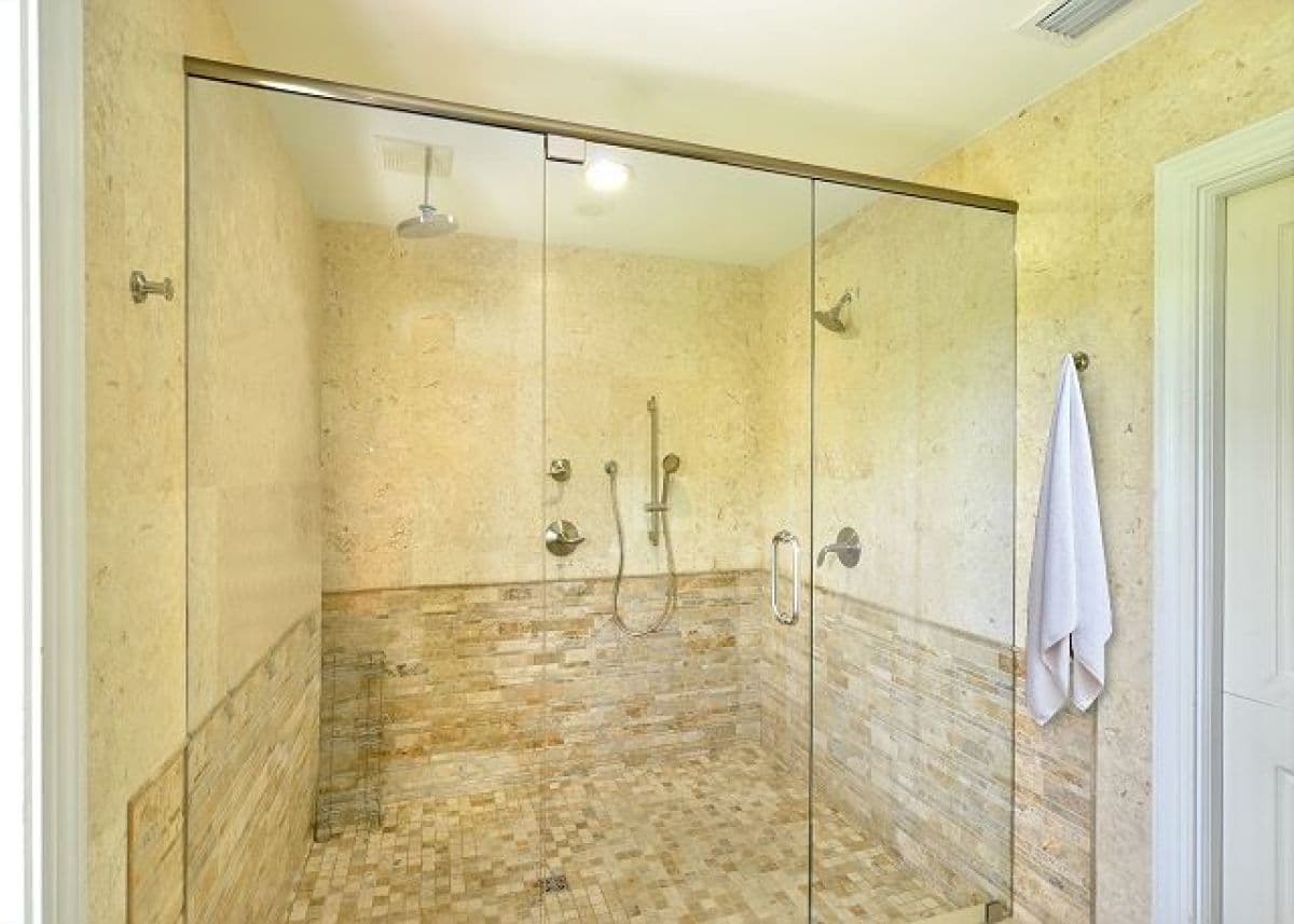 Southern Comfort - Image 19