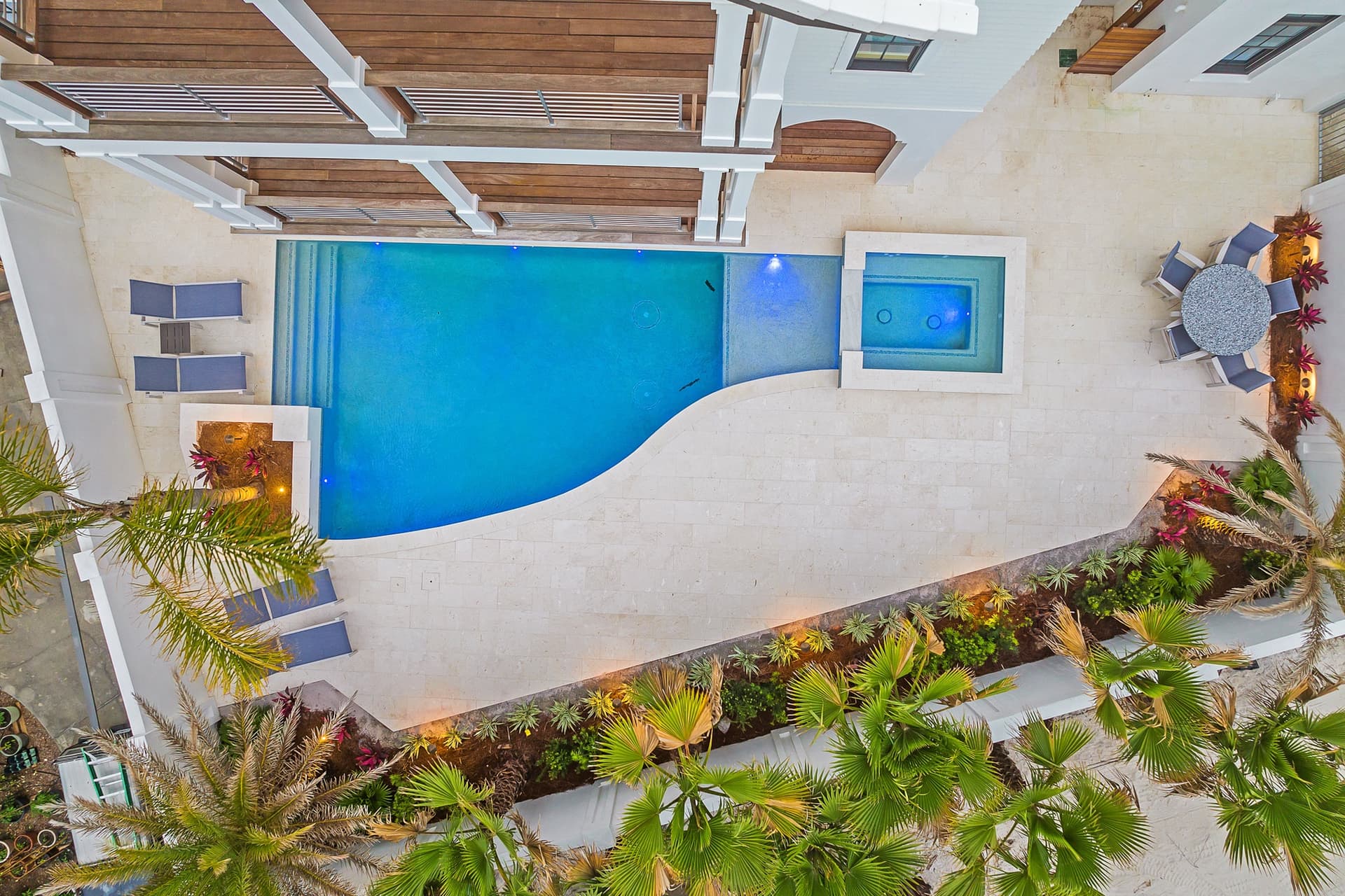 Seaclusion Manor - Image 4