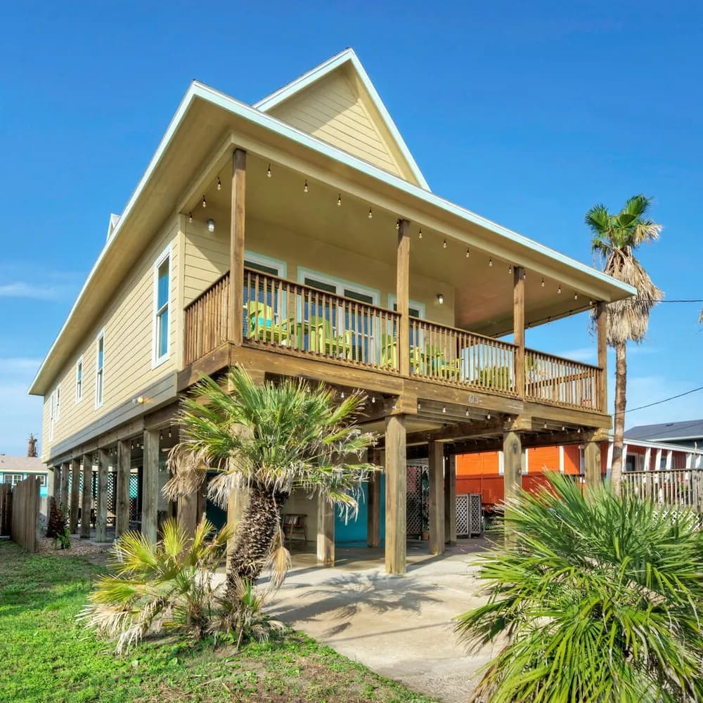 Moxy's Beach House - Image 4