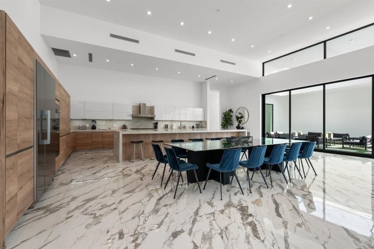 Bravo Villa #11 - Image 10