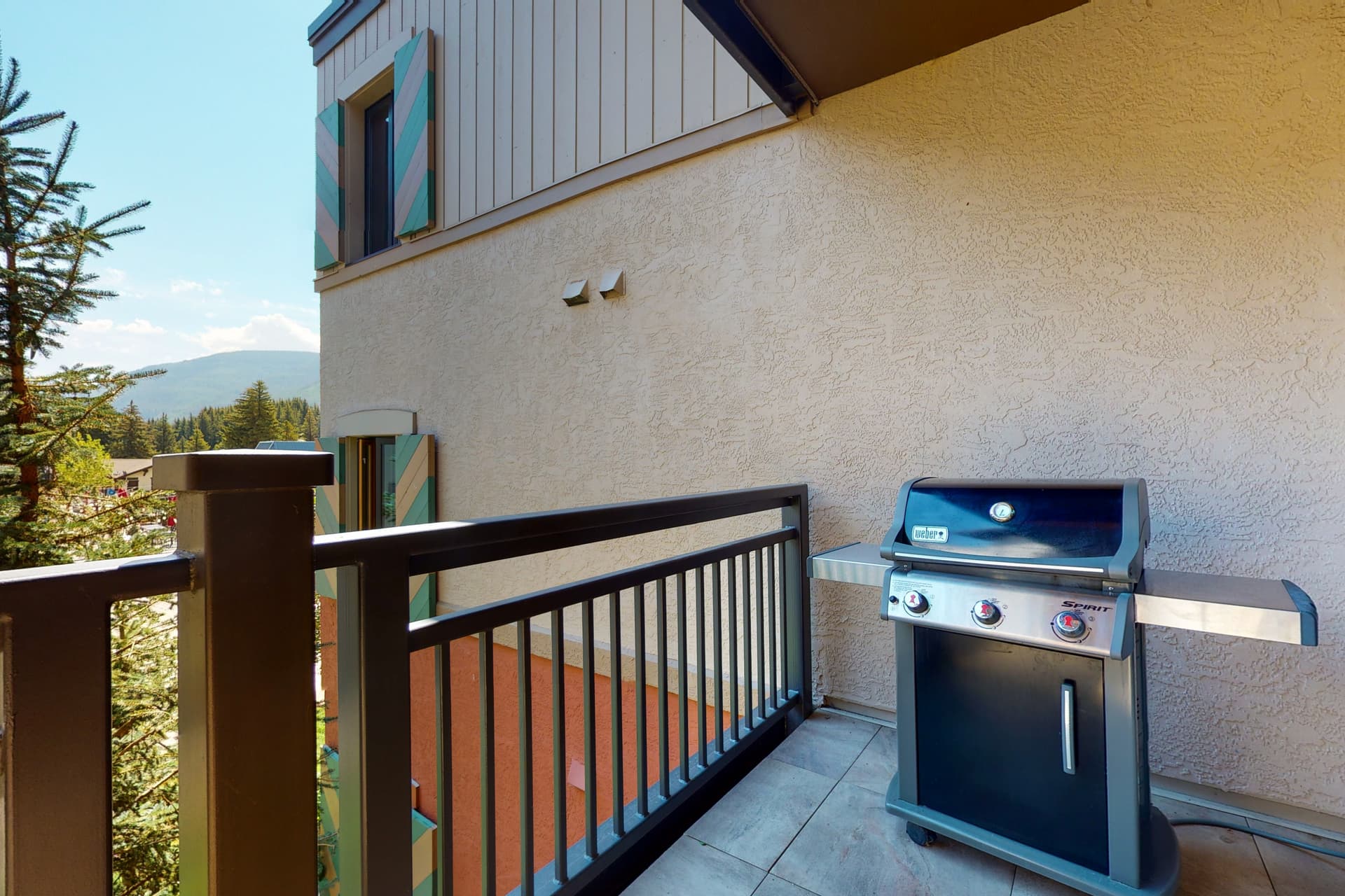 Lion Square East #215 - Image 3