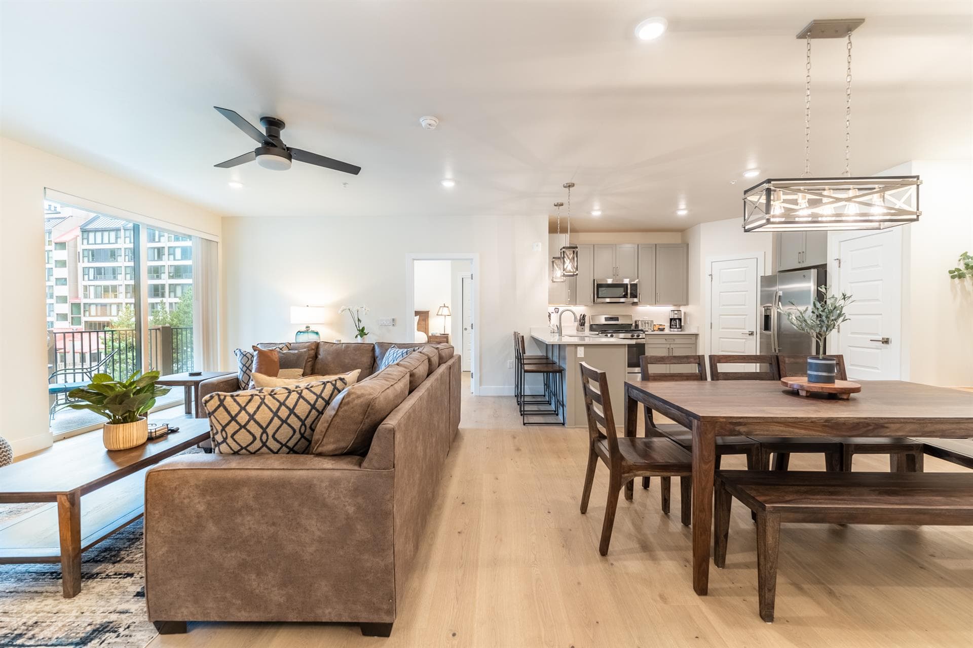 Mountain Mirage Escape - Image 2