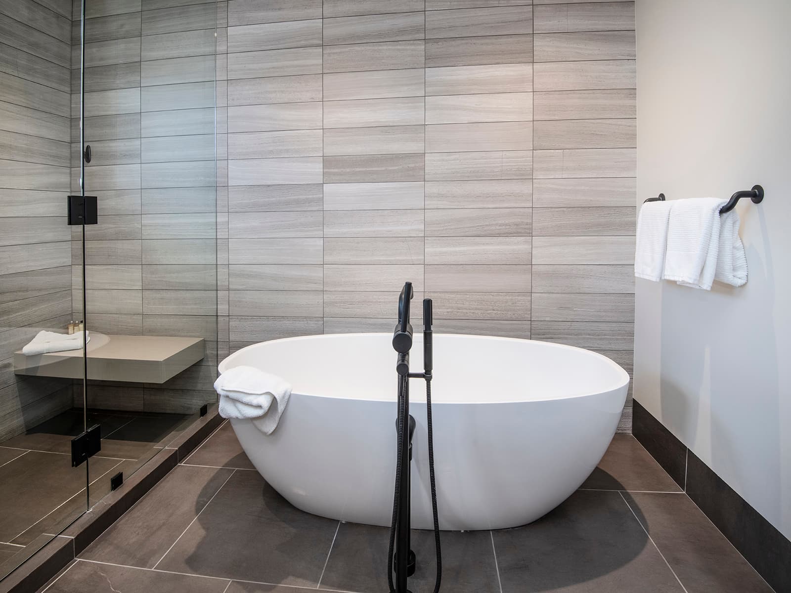 Red Lion Penthouse - Image 30