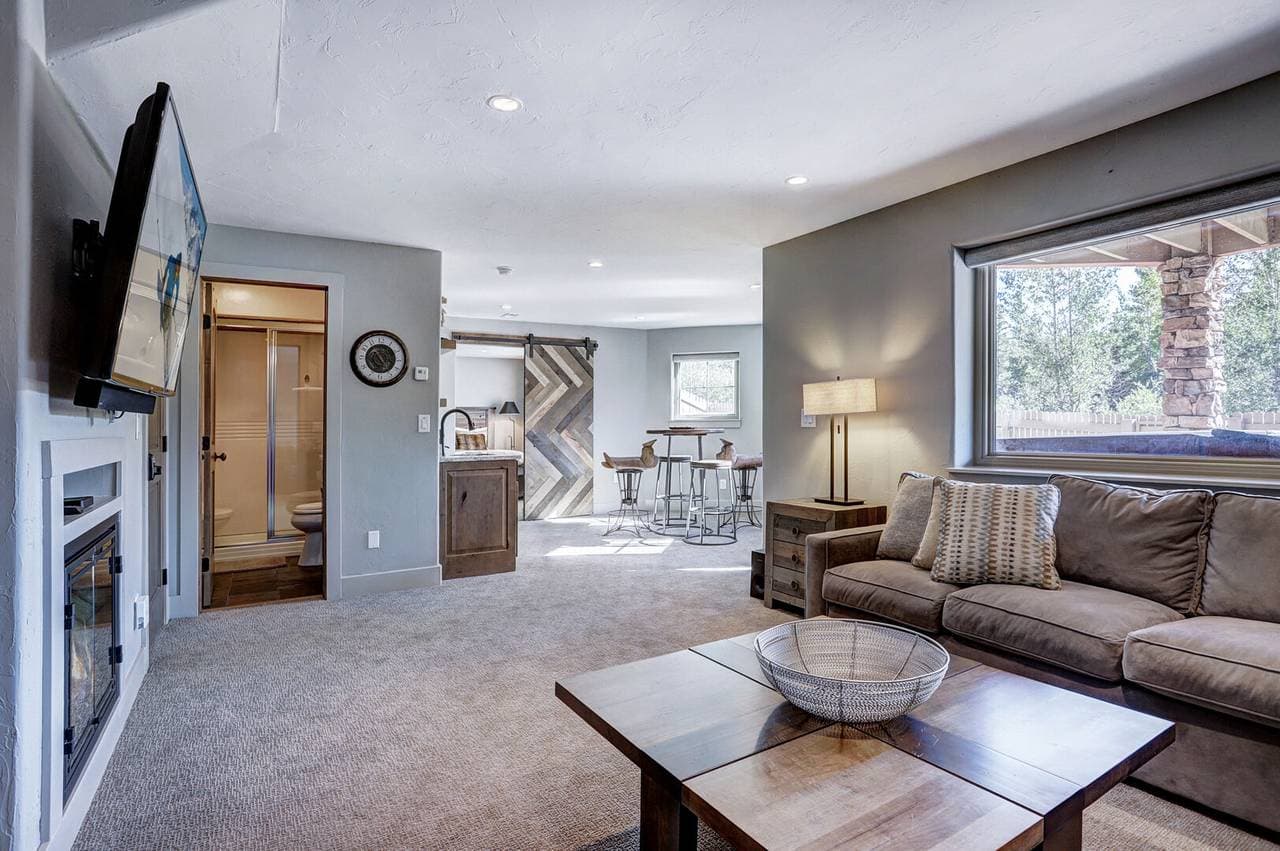 Creekside Escape - Image 34