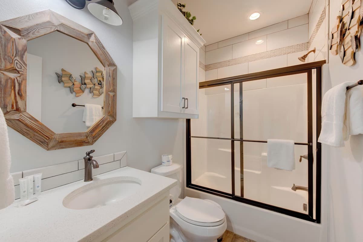 Postcard From Paradise - Image 15