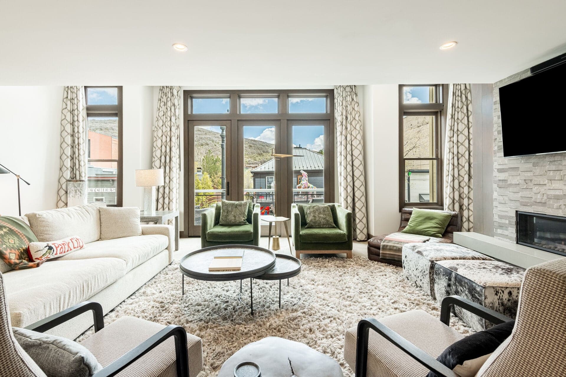 Penthouse on Main Unit F - Image 1