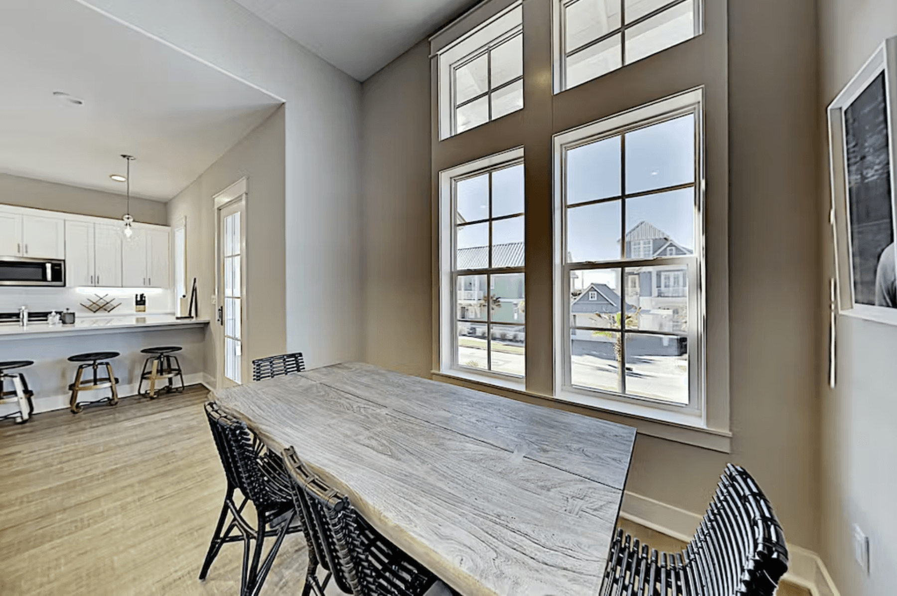 Sleek Beach Home - Image 11